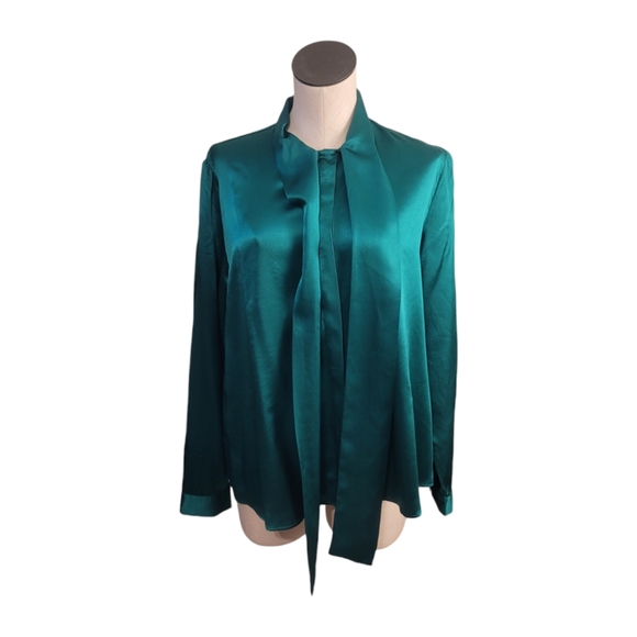 Green Silk Blouse - Picture 3 of 7